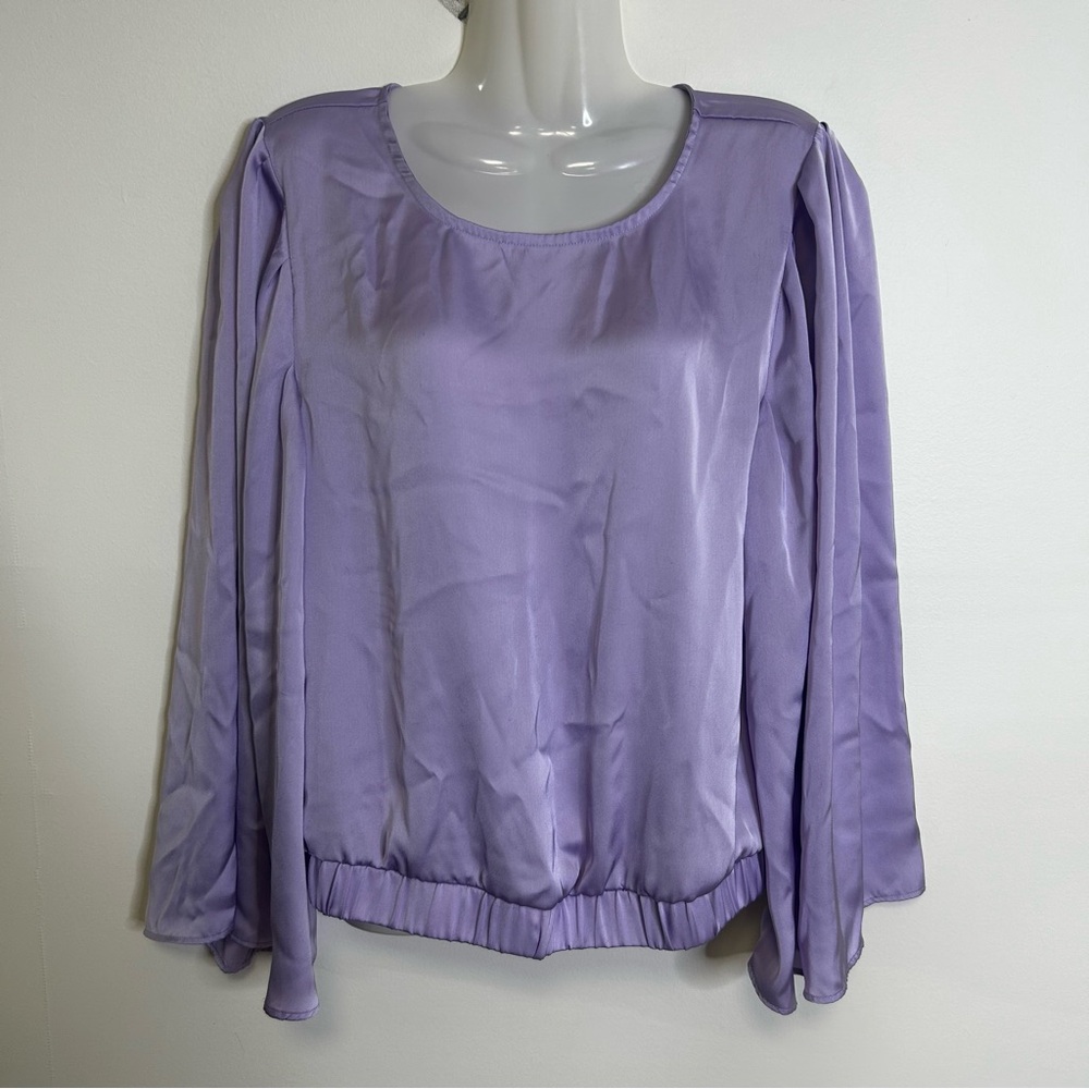 ◾️3/$25 Suitable For Work Bell Sleeve Lavender Blouse